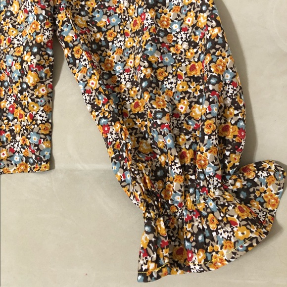 fall blouse🍂 - Picture 4 of 5